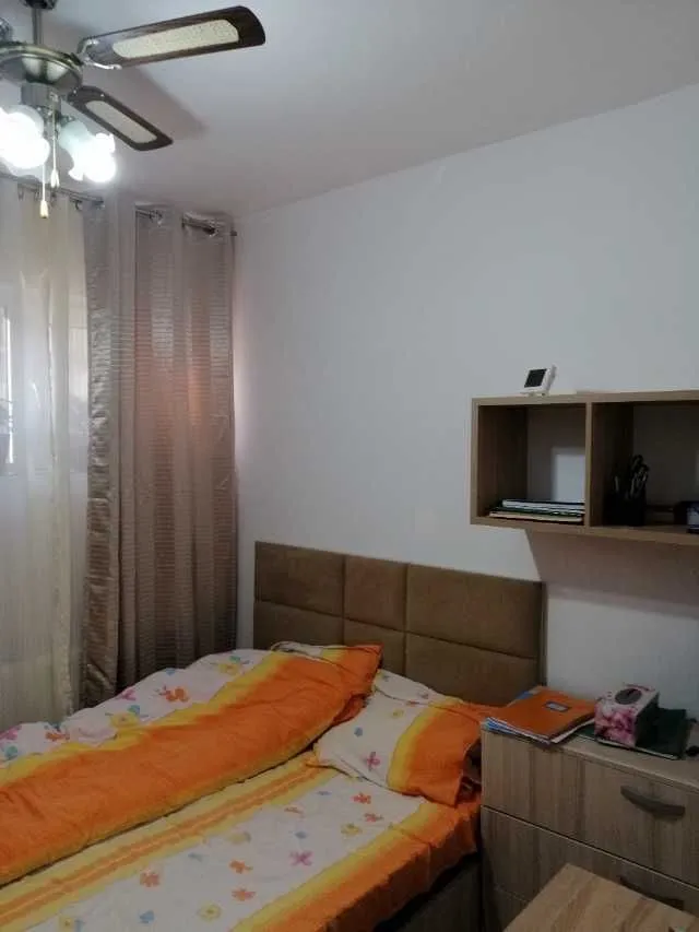 Dau in chirie ap. 2 camere Simeria zona Parc str. 1 Decembrie - Imaginea 1