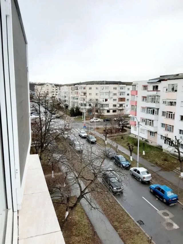 Apartament in blocuri noi - Imaginea 1