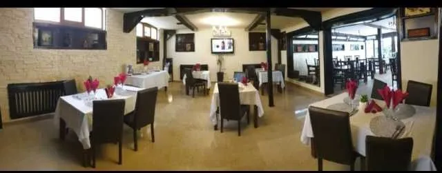 Vand Hotel in centrul orasului Ploiesti - Imaginea 2