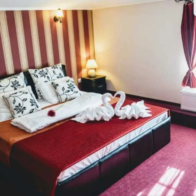 Vand Hotel in centrul orasului Ploiesti - Imaginea 3