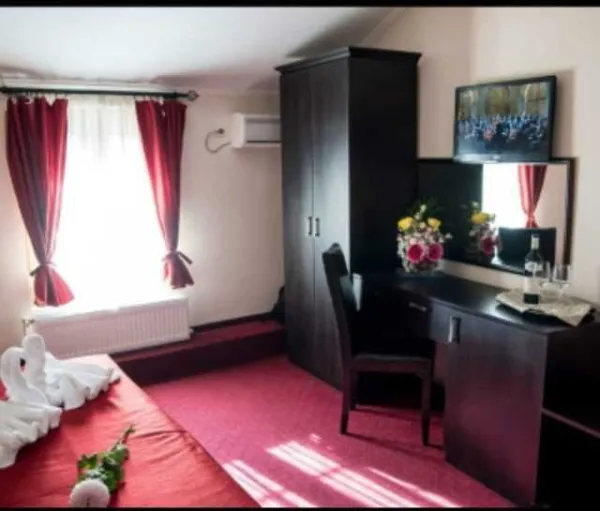 Vand Hotel in centrul orasului Ploiesti - Imaginea 5