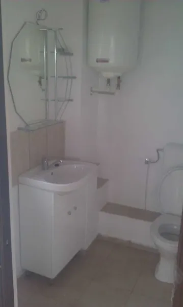 Vand  o CLINICA/ / Cladire de Birouri+ Spatiu Comercial * * * 498. 000euro NET - Imaginea 3