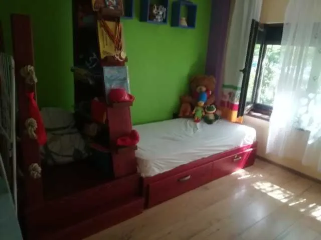 Vand apartament 3 cam, reforma totala ,  incalzire pardoseala , beci - Imaginea 1