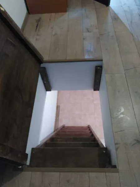 Vand apartament 3 cam, reforma totala ,  incalzire pardoseala , beci - Imaginea 3