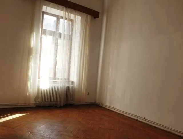 Dau in chirie 2 camere ultracentral Oradea - Imaginea 6