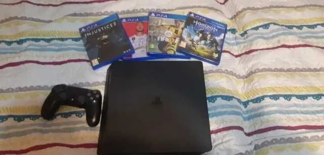 Ps4 slim 1Tb + 4 jocuri - Imaginea 1