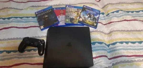 Ps4 slim 1Tb + 4 jocuri - Imaginea 1
