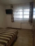 Vand apartament in Gaesti, zona zero, decomandat, 75 mp - Miniatura 8