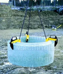 Dispozitive din lant cu clesti pentru ridicarea verticala a tuburilor de beton