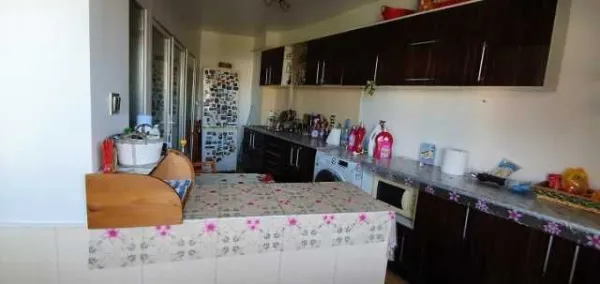 Vand apartament 2 camere, 76mp, decomandat - Imaginea 4