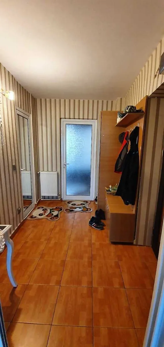 Vand apartament 2 camere, 76mp, decomandat - Imaginea 7