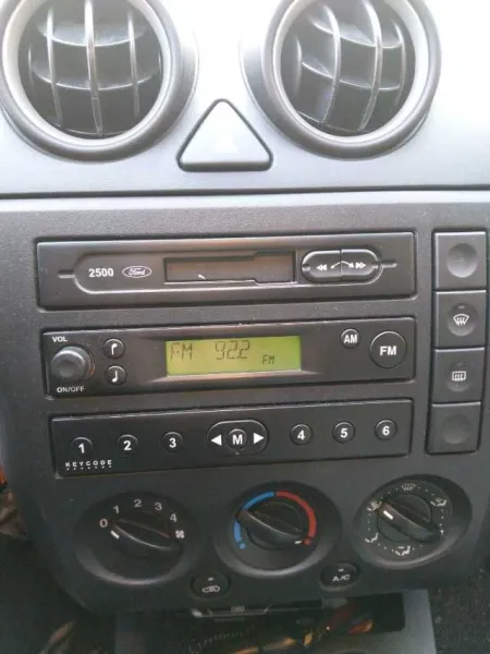 Vand Ford Fiesta, 1. 25 cmc, EURO 4 - Imaginea 5