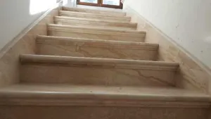 trepte interior marmura medias