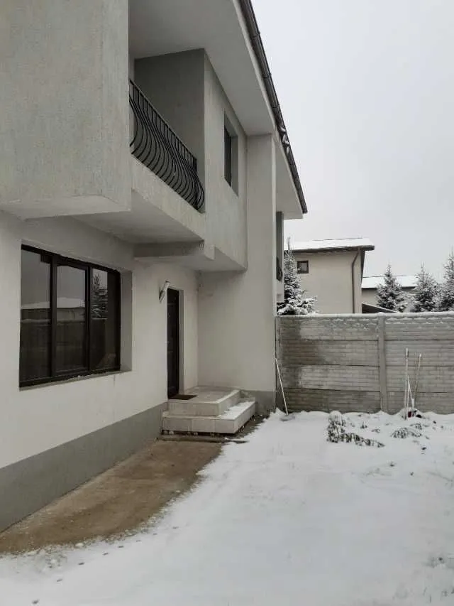 Bragadiru ilfov vindem Vila 4 camere p+ e supt 240 mp la cheie - Imaginea 1