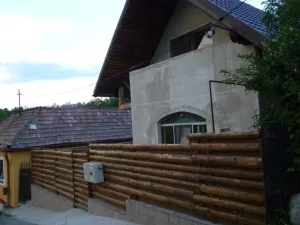 Vand casa mica parter+ mansarda