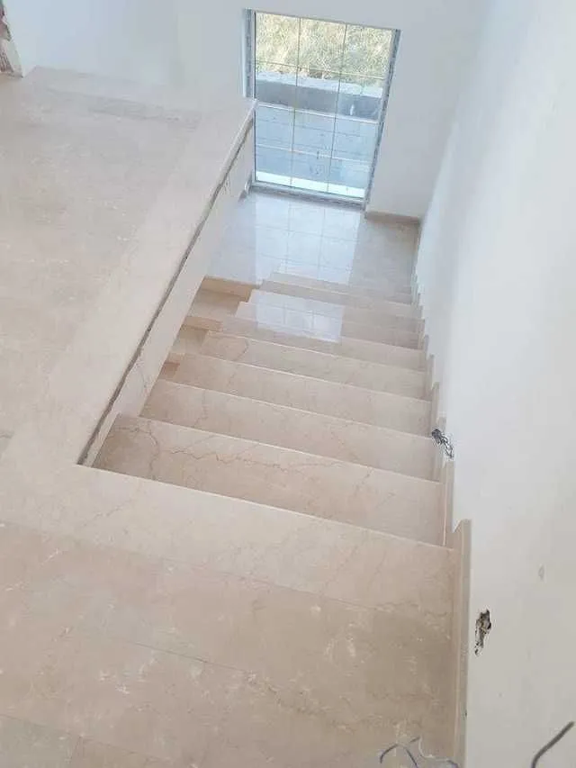 Glafuri de exterior din marmura Botticino - Imaginea 2