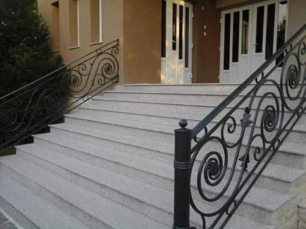 Trepte granit antiderapant pentru exterior - Imaginea 3