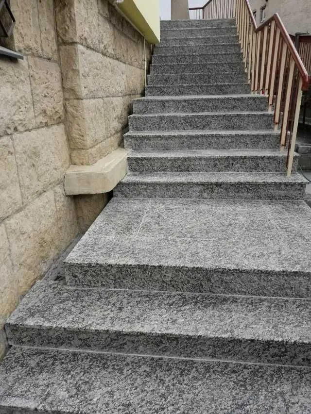 Trepte granit antiderapant pentru exterior - Imaginea 6