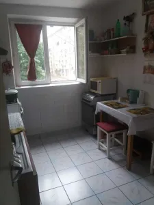 ap 3 camere cf3 etaj 1/ 4 str Crizantemelor  sector 5 Cash