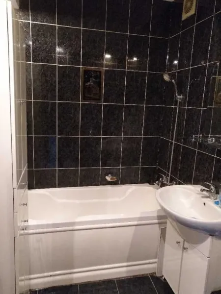 Particular. vand apartament 4 camere decomandat - Imaginea 3