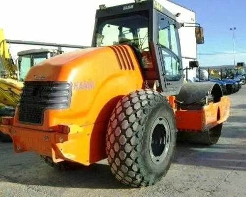 Basculante si excavatoare de inchiriat - Imaginea 4