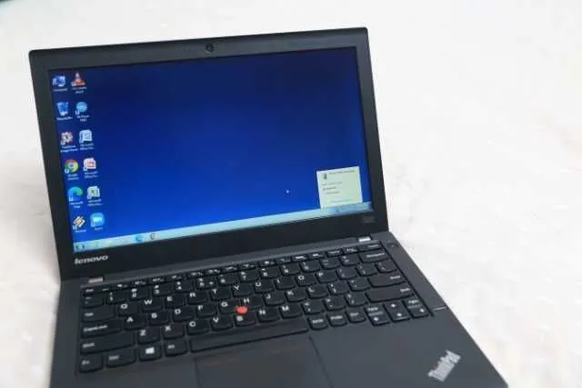 Laptop ultrausor Lenovo X240 thinkpad i5 ssd120GB 8GB RAM - Imaginea 1