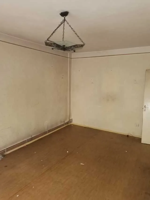Apartament 3 camere in Targu Ocna, ultra- central, ideal pentru spatiu comercial - Imaginea 3