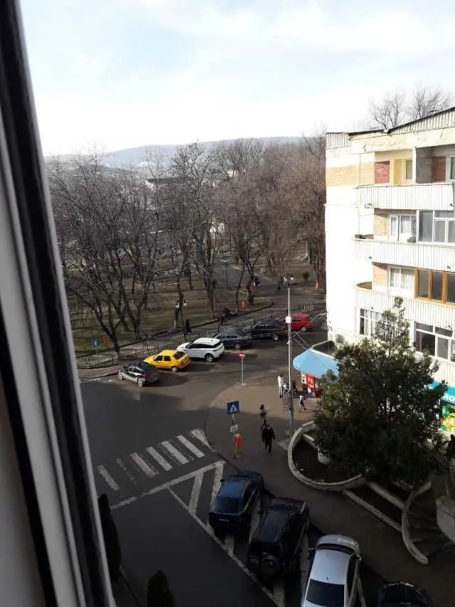 Oferim spre vanzare un apartament cochet si comod cu 2 camere - Imaginea 9