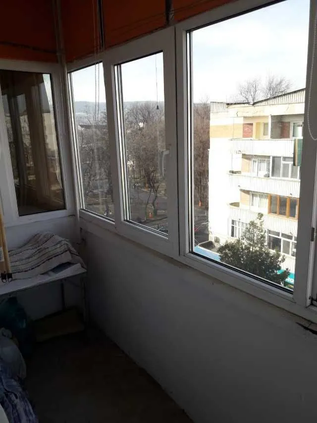 Oferim spre vanzare un apartament cochet si comod cu 2 camere - Imaginea 10