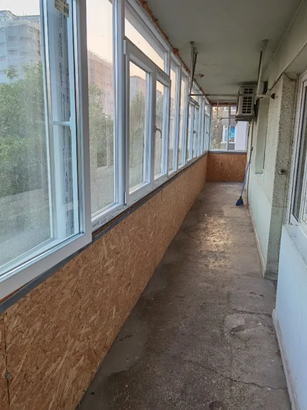 vand apartament 3 camere decomandat 85mp suprafata totala, balcon 16mp - Imaginea 2