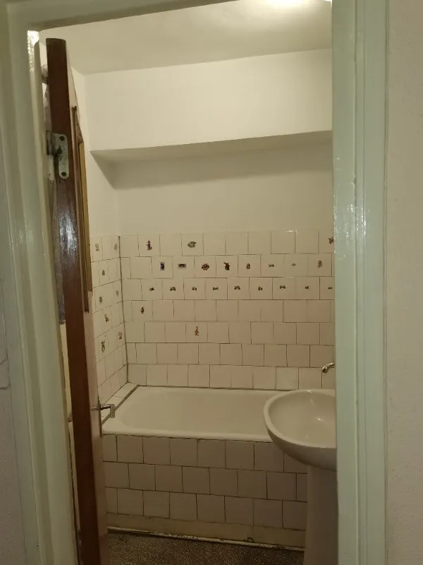 vand apartament 3 camere decomandat 85mp suprafata totala, balcon 16mp - Imaginea 9