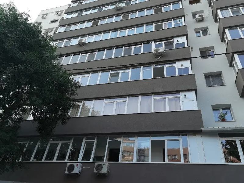 vand apartament 3 camere decomandat 85mp suprafata totala, balcon 16mp - Imaginea 10
