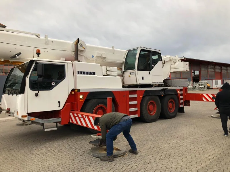 Inchiriem utilaje si oferim servicii excavatii diverse - Imaginea 7