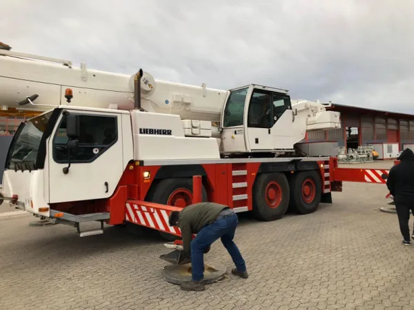 Inchiriem utilaje si oferim servicii excavatii diverse - Imaginea 7