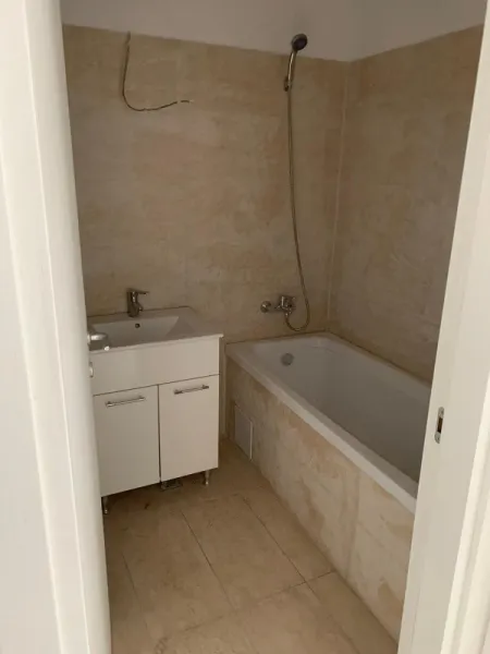 Proprietar  3 camere Militari Residence - 73mpu- 58000 EURO cash - Imaginea 4