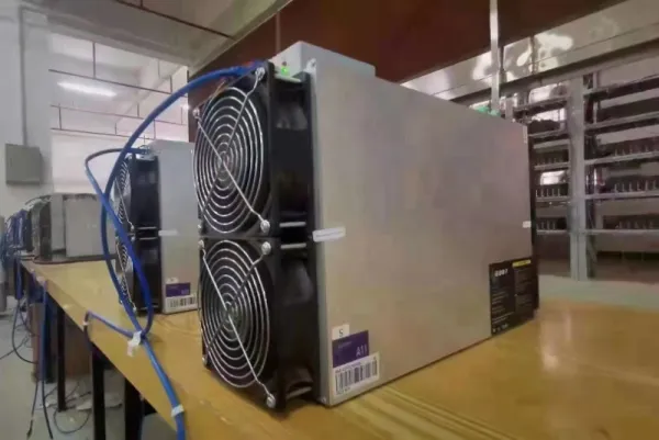 Bobcat Helium 300, Rak V2, Antminer E9, Antminer S19J Pro, Antminer Z15, Innosilicon A11 PRO - Imaginea 3