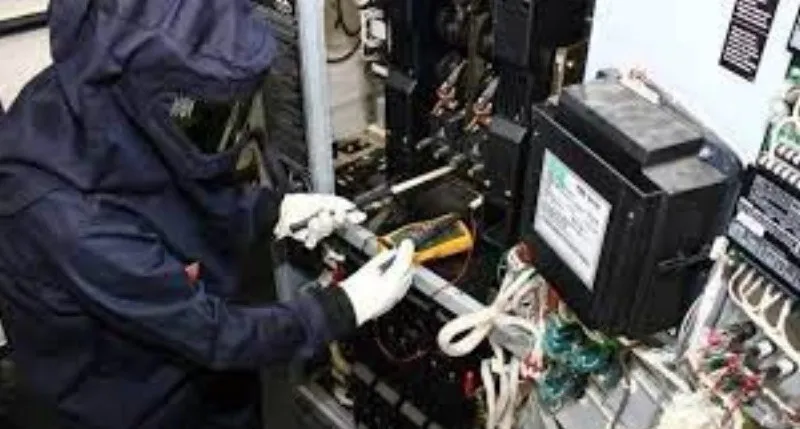 Reparatii UPS servicii profesionale - Imaginea 1