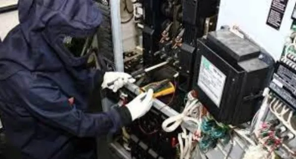 Reparatii UPS servicii profesionale - Imaginea 1