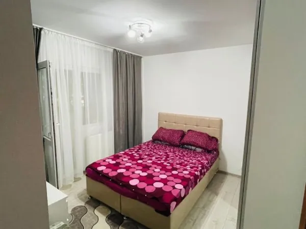 Apartament 4 camere - Imaginea 1