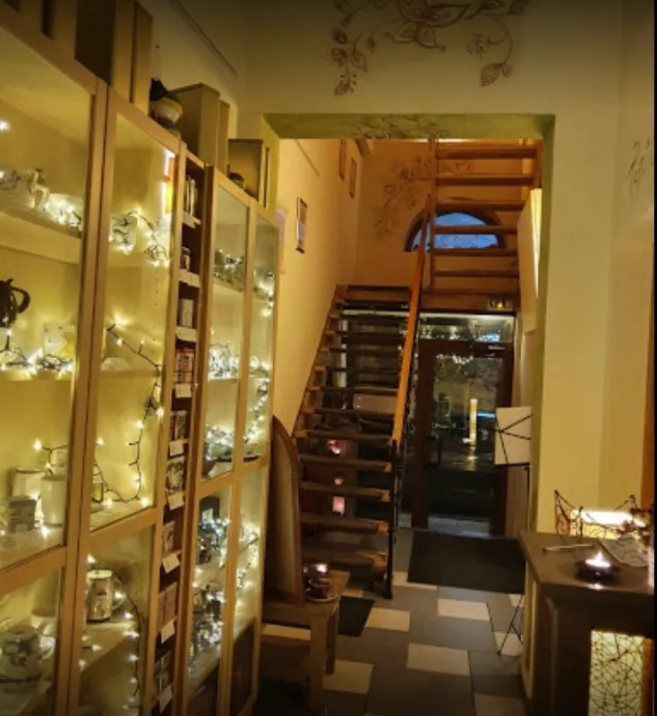 Proprietar inchiriez vila P+ M Sala Palatului nemobilata Pret 2250 euro - Imaginea 3