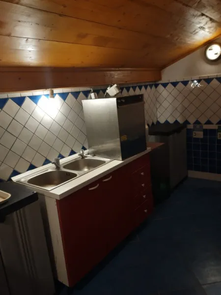 Proprietar inchiriez vila P+ M Sala Palatului nemobilata Pret 2250 euro - Imaginea 9