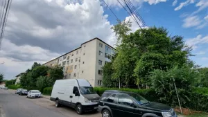 Vand apartament 3 camere, Fetesti- Gara, zona centrala.
