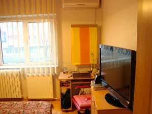   Apartament 3 camere strada Rozelor bonus garaj
