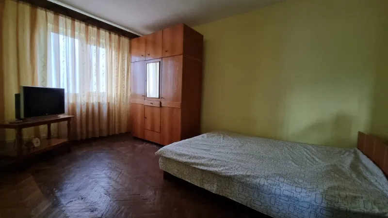 Vand apartament 3 camere, Fetesti- Gara, zona centrala. - Imaginea 7