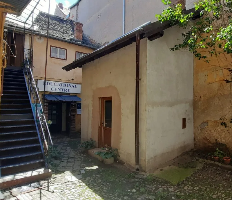 Garsoniera in zona ultracentrala - strada N. Balcescu - Imaginea 1