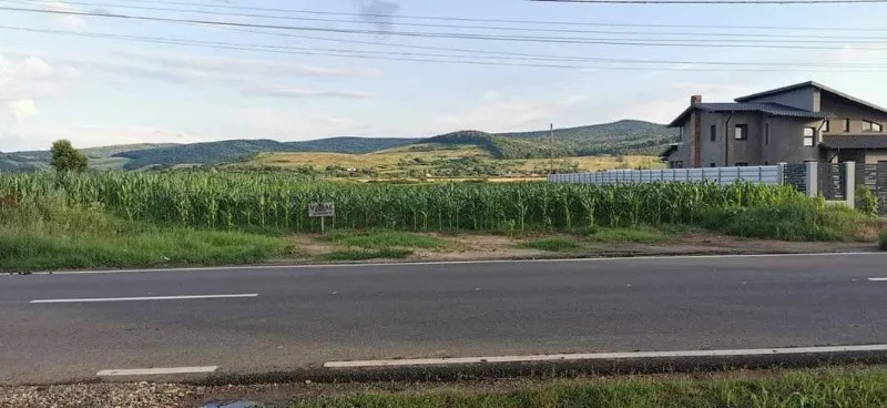 TEREN INTRAVILAN LA PRET AVANTAJOS - Imaginea 1