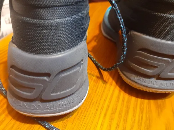 Vand adidasi marca UnderArmour aproape noi - Imaginea 6