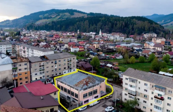 Cladire in Vatra Dornei - 450 m2 ( parter, etaj, mansarda) - Imaginea 1