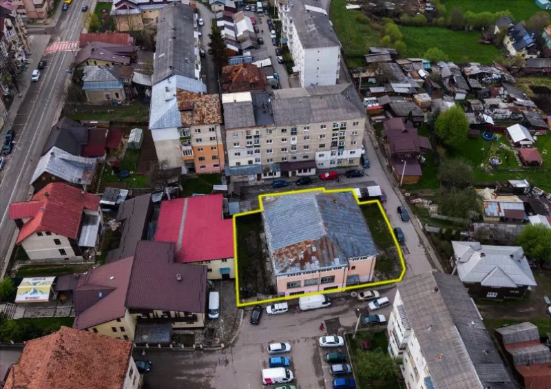 Cladire in Vatra Dornei - 450 m2 ( parter, etaj, mansarda) - Imaginea 3