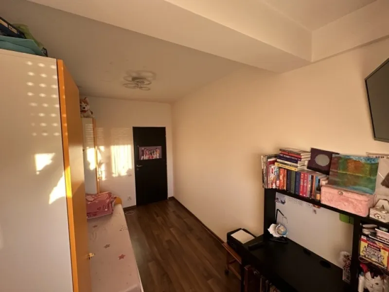 Apartament 3 camere decomandat, Prelungirea Ghencea, etaj 2/ 4, 63 mp, 75. 000 euro - Imaginea 4
